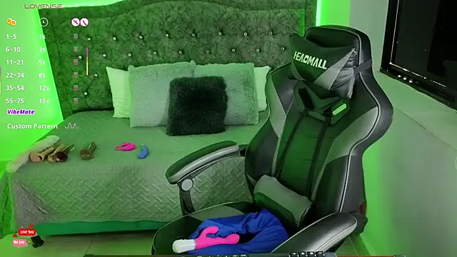 nashiira  online show from September 10, 2025, 8:41 pm