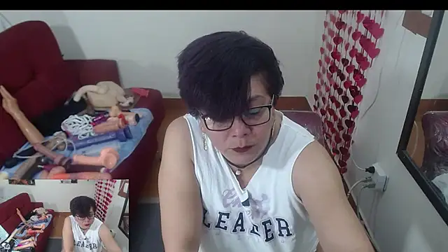 angelitolove727 online show from October 7, 2025, 1:06 am