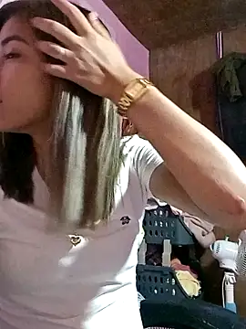 Snapshot of Cutie_body11 chatting on December 22, 2025, 12:16 pm Cutie body11 online show from December 22, 2025, 12:16 pm