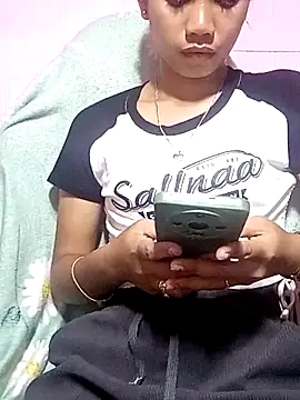 Snapshot of Cutie_body11 chatting on January 9, 2026, 12:28 am Cutie body11 online show from January 9, 2026, 12:28 am