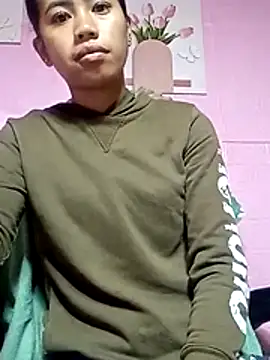 Snapshot of Cutie_body11 chatting on December 19, 2025, 10:45 pm Cutie body11 online show from December 19, 2025, 10:45 pm