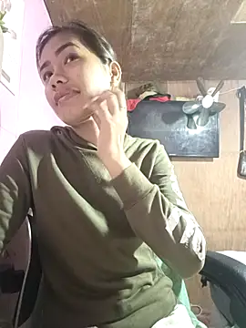 Snapshot of Cutie_body11 chatting on November 12, 2025, 12:04 am Cutie body11 online show from November 12, 2025, 12:04 am