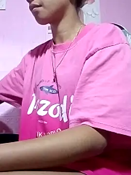 Snapshot of Cutie_body11 chatting on December 19, 2025, 12:03 am Cutie body11 online show from December 19, 2025, 12:03 am