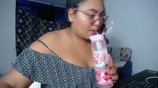 Snapshot of sirena_15 chatting on February 7, 2026, 5:26 am sirena 15 online show from February 7, 2026, 5:26 am