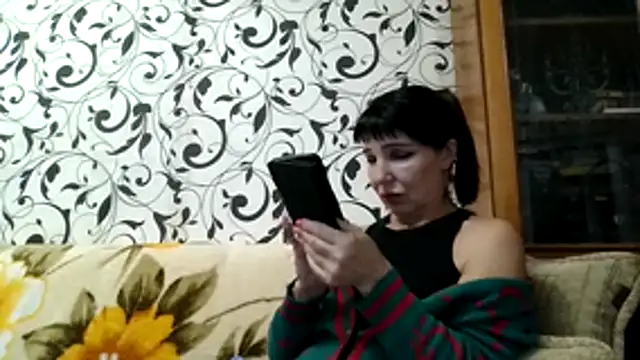 Snapshot of JeaneDavis chatting on November 3, 2025, 5:38 pm JeaneDavis online show from November 3, 2025, 5:38 pm