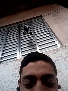 Junior013R online show from September 14, 2025, 4:18 pm