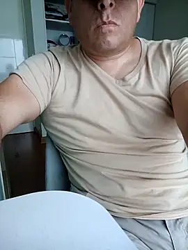 Snapshot of chicoguapo8 chatting on February 20, 2025, 10:48 pm chicoguapo8 online show from February 20, 2025, 10:48 pm