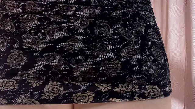 Estefani 32 online show from October 13, 2025, 3:02 pm