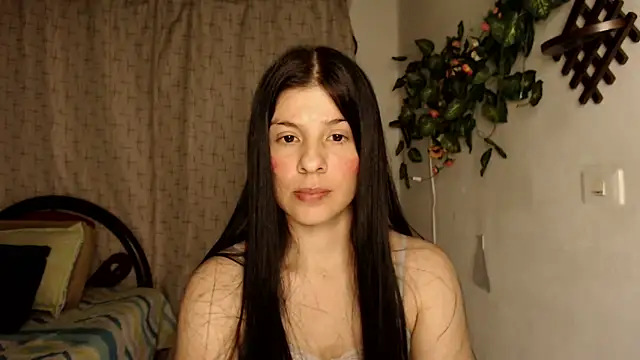 Estefani 32 online show from October 27, 2025, 8:43 pm