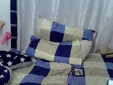 purplescarlet online show from April 15, 2026, 1:11 am