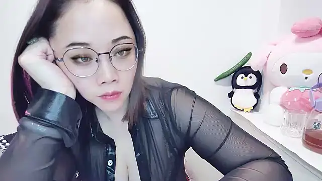 Snapshot of Giuliam chatting on March 21, 2025, 5:11 am Giuliam online show from March 21, 2025, 5:11 am