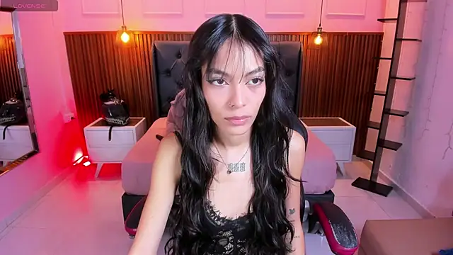 AMELIELEONE online show from November 5, 2025, 12:19 pm