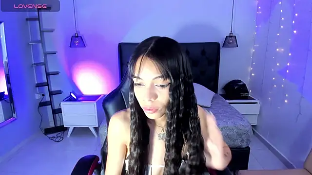 Snapshot of AMELIELEONE chatting on February 20, 2025, 12:15 pm AMELIELEONE online show from February 20, 2025, 12:15 pm