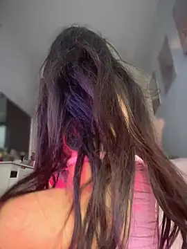 DulceLenns online show from January 11, 2026, 6:37 pm