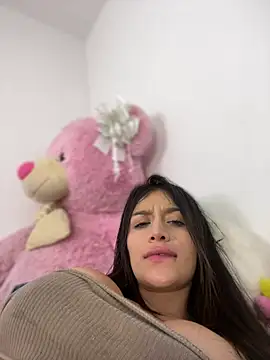 Emmily 19 online show from March 18, 2025, 6:06 am