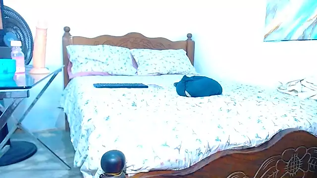 cositarrica xxx online show from November 8, 2025, 4:43 pm