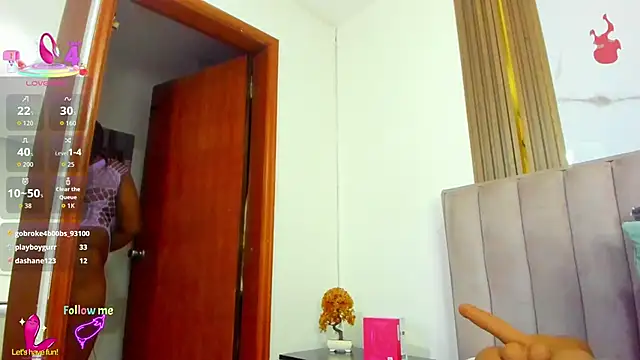 Snapshot of CristinSexy chatting on December 1, 2025, 10:49 am CristinSexy online show from December 1, 2025, 10:49 am