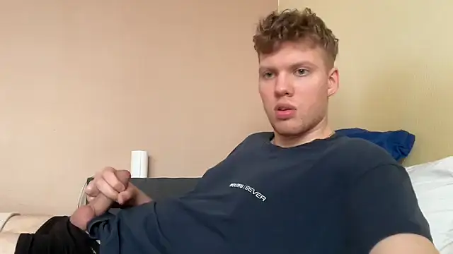 sexybooii6968 online show from February 11, 2026, 2:06 pm