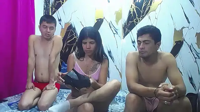 McMenaHot online show from April 17, 2026, 7:28 pm