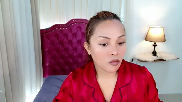 DreamLADYBOY online show from April 8, 2026, 4:47 am