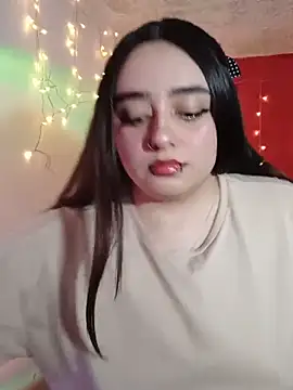 Snapshot of IvonneT chatting on May 20, 2026, 11:24 pm IvonneT online show from May 20, 2026, 11:24 pm
