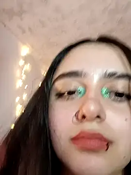 Snapshot of IvonneT chatting on February 28, 2025, 11:12 pm IvonneT online show from February 28, 2025, 11:12 pm