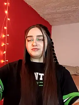 Snapshot of IvonneT chatting on October 26, 2025, 10:54 pm IvonneT online show from October 26, 2025, 10:54 pm