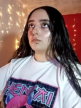 Snapshot of IvonneT chatting on December 12, 2024, 10:52 pm IvonneT online show from December 12, 2024, 10:52 pm