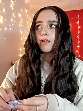 Snapshot of IvonneT chatting on February 25, 2025, 4:35 am IvonneT online show from February 25, 2025, 4:35 am