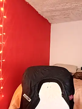 Snapshot of IvonneT chatting on October 11, 2025, 11:28 pm IvonneT online show from October 11, 2025, 11:28 pm