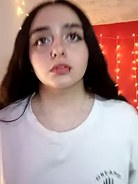 Snapshot of IvonneT chatting on February 5, 2025, 3:45 am IvonneT online show from February 5, 2025, 3:45 am