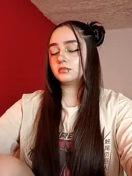 Snapshot of IvonneT chatting on November 2, 2025, 9:42 pm IvonneT online show from November 2, 2025, 9:42 pm