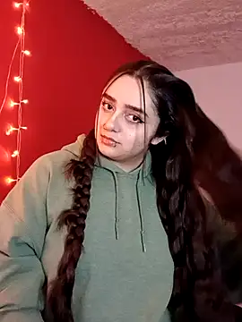 Snapshot of IvonneT chatting on October 26, 2025, 12:22 am IvonneT online show from October 26, 2025, 12:22 am