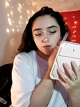 Snapshot of IvonneT chatting on December 5, 2024, 4:26 am IvonneT online show from December 5, 2024, 4:26 am