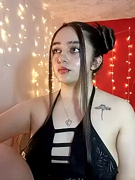 Snapshot of IvonneT chatting on February 2, 2025, 8:08 pm IvonneT online show from February 2, 2025, 8:08 pm