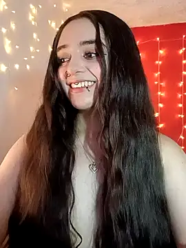 Snapshot of IvonneT chatting on December 8, 2024, 10:47 pm IvonneT online show from December 8, 2024, 10:47 pm