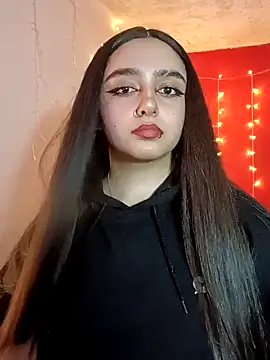 Snapshot of IvonneT chatting on January 25, 2025, 11:43 pm IvonneT online show from January 25, 2025, 11:43 pm