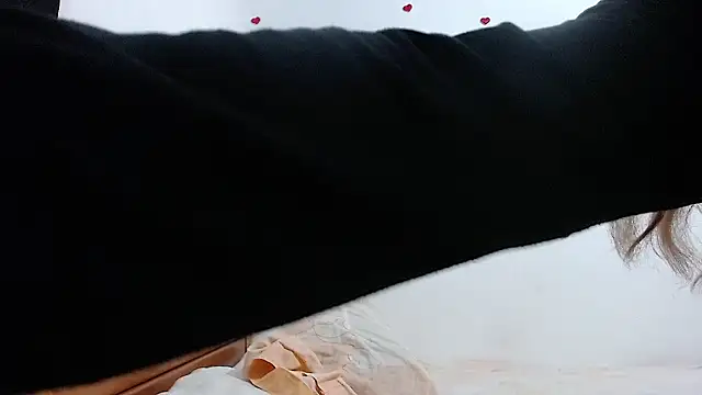 OriannaDomenechi online show from December 31, 2024, 1:04 am