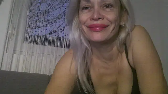 EvaaMina online show from December 14, 2025, 3:17 pm