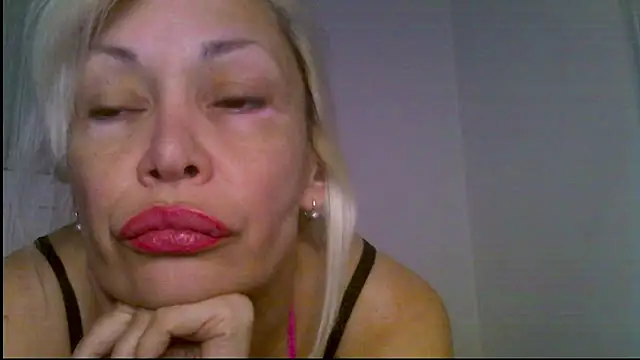 Snapshot of EvaaMina chatting on May 4, 2026, 12:08 pm EvaaMina online show from May 4, 2026, 12:08 pm