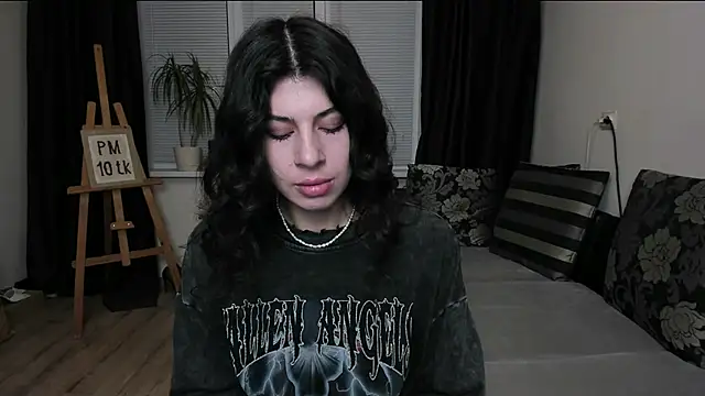 MolagAnna online show from April 23, 2026, 6:31 pm