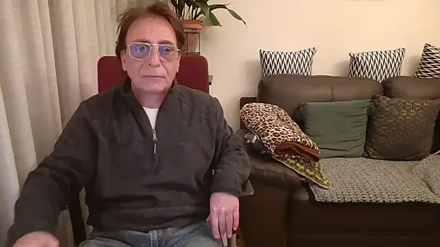 HETEREOMAN online show from November 30, 2025, 6:19 pm