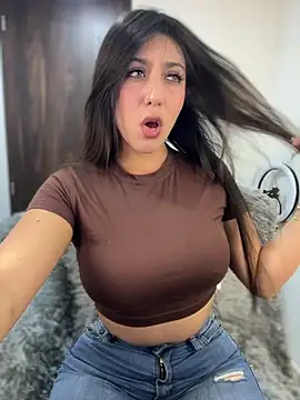 Snapshot of MiaJones21 chatting on July 10, 2026, 8:53 pm MiaJones21 online show from July 10, 2026, 8:53 pm