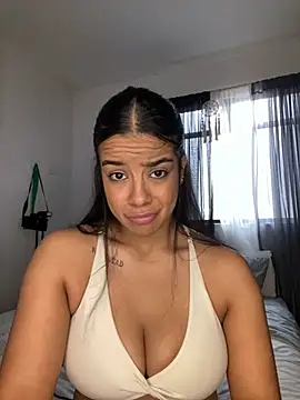 Snapshot of trianawhite chatting on January 16, 2026, 3:16 pm trianawhite online show from January 16, 2026, 3:16 pm