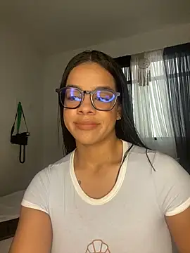 trianawhite online show from December 2, 2025, 3:14 pm