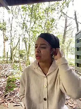 trianawhite online show from November 29, 2025, 3:12 pm