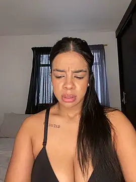 Snapshot of trianawhite chatting on March 3, 2026, 3:08 pm trianawhite online show from March 3, 2026, 3:08 pm