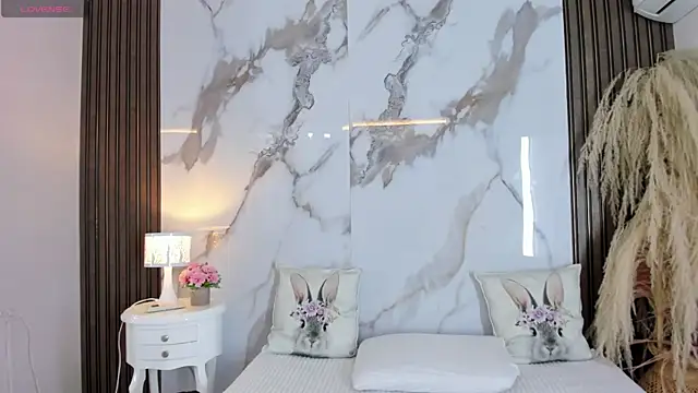 hannahill69 online show from January 17, 2026, 5:33 am