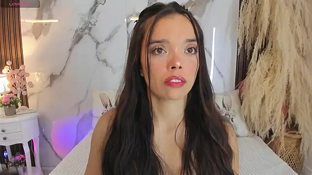 hannahill69 online show from November 4, 2025, 5:00 am