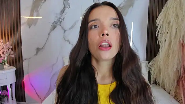 hannahill69 online show from September 19, 2025, 4:38 am